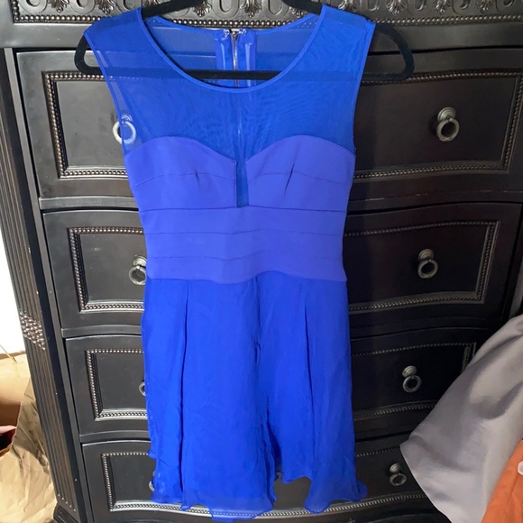 NEW BCBG MaxAzria Blue Miranda Sleeveless Ponte and Silk Dress Size 4P - Picture 3 of 9